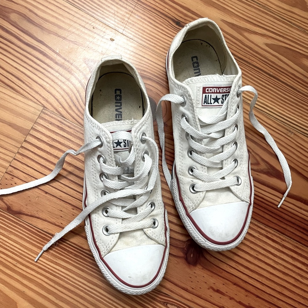 Unisex all star white converse sneakers W7 M5